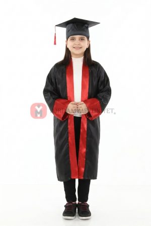 ilkokul kırmızı mezuniyet cübbesi